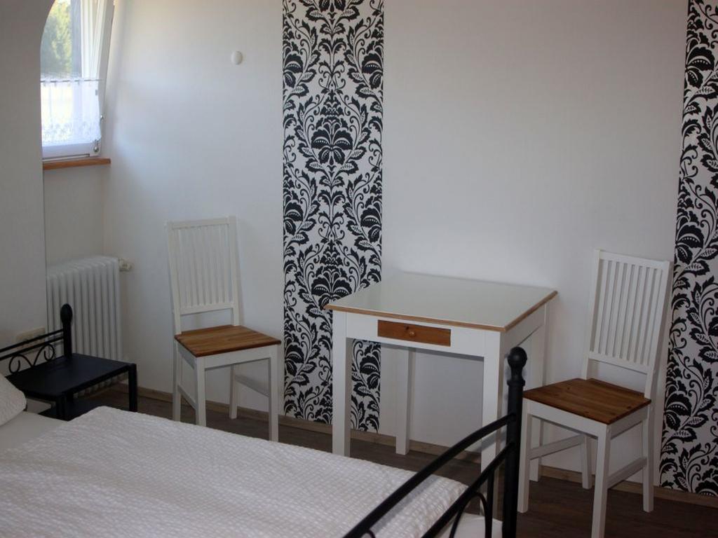 Hotel Café Pfaus Heidburg Mühlenbach Zimmer foto